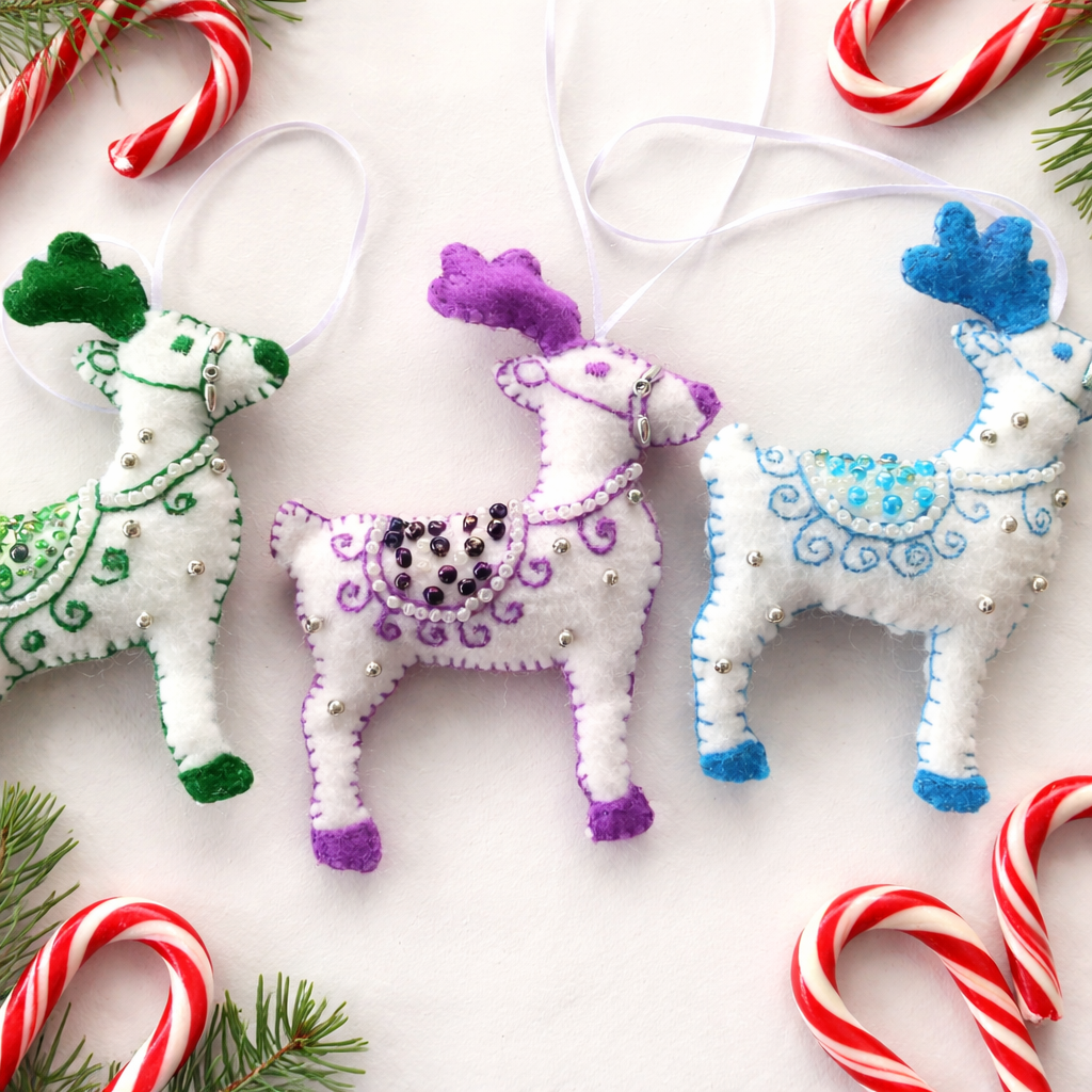DIY Embroidered Felt Reindeer Ornament Pattern: A Cozy DIY Holiday Craft